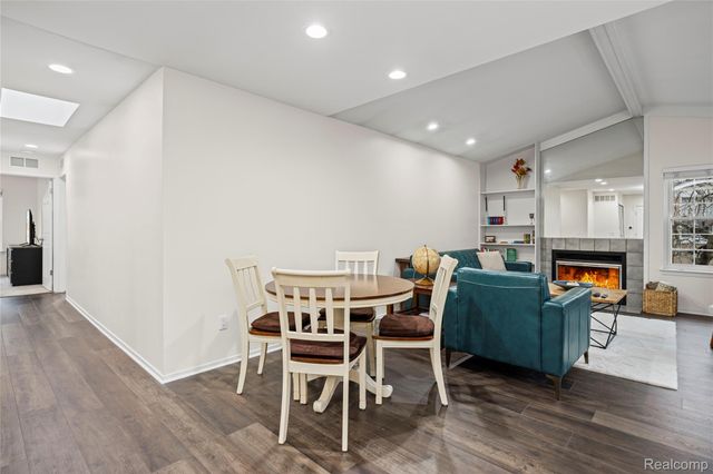 6610 Fieldstone Court, West Bloomfield Charter Township, MI 48322