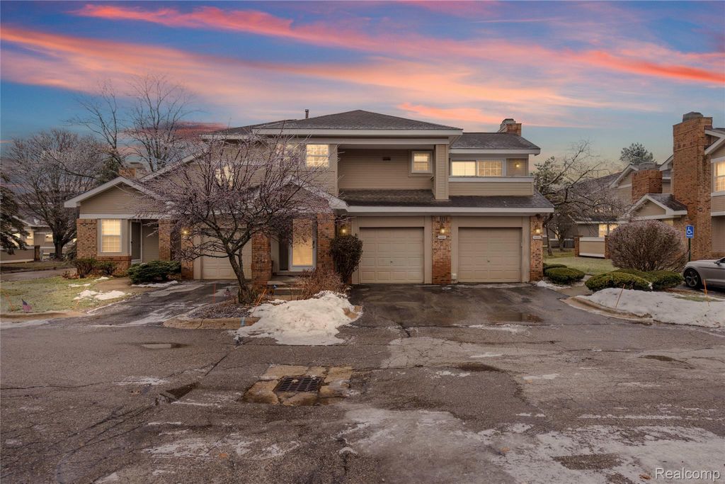 6610 Fieldstone Court, West Bloomfield Charter Township, MI 48322