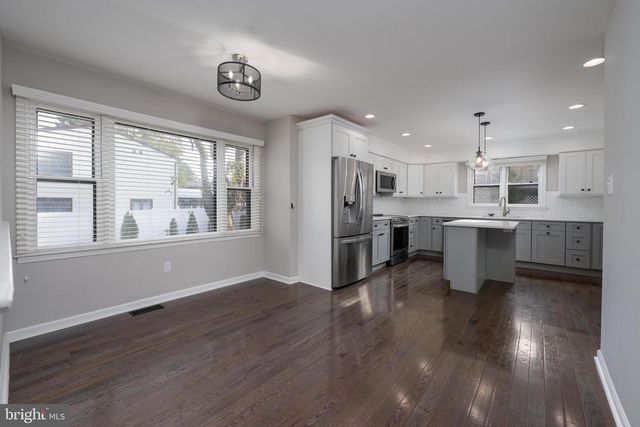 102 UNION MILL TER, Mount Laurel, NJ 08054