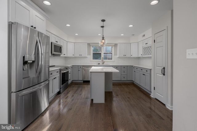 102 UNION MILL TER, Mount Laurel, NJ 08054