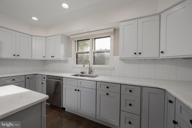 102 UNION MILL TER, Mount Laurel, NJ 08054