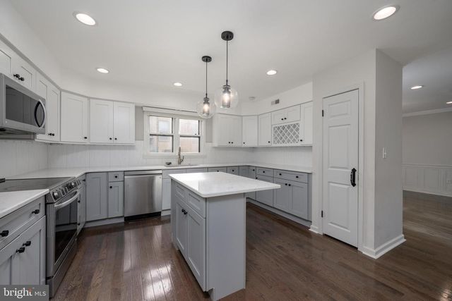 102 UNION MILL TER, Mount Laurel, NJ 08054