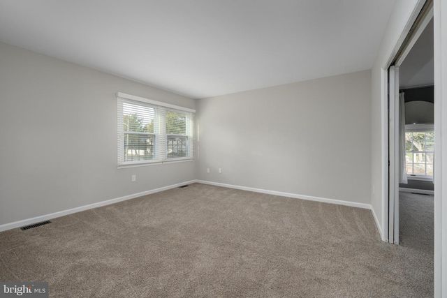 102 UNION MILL TER, Mount Laurel, NJ 08054