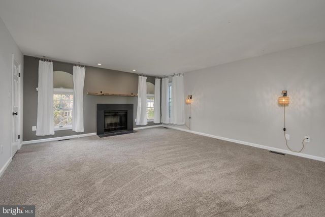 102 UNION MILL TER, Mount Laurel, NJ 08054