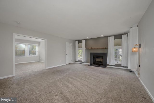 102 UNION MILL TER, Mount Laurel, NJ 08054