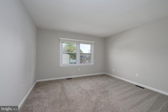 102 UNION MILL TER, Mount Laurel, NJ 08054