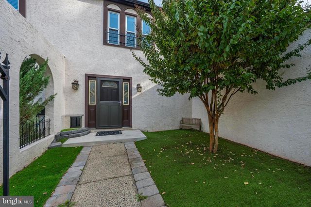 102 UNION MILL TER, Mount Laurel, NJ 08054