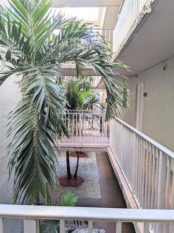 10000 NW 80th Ct 2211, Hialeah Gardens, FL 33016