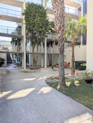 10000 NW 80th Ct 2211, Hialeah Gardens, FL 33016