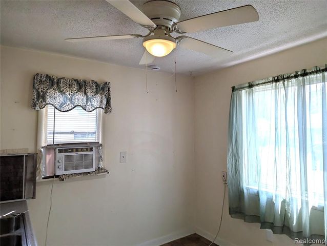 35054 Glen Street, Westland, MI 48186
