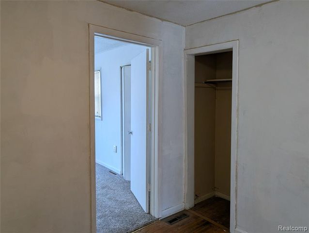 35054 Glen Street, Westland, MI 48186