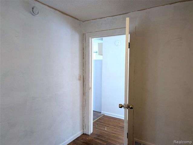 35054 Glen Street, Westland, MI 48186