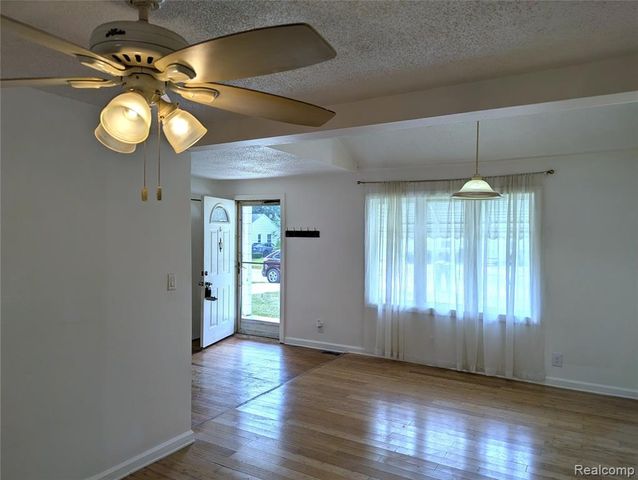 35054 Glen Street, Westland, MI 48186