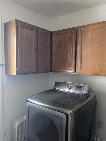 35054 Glen Street, Westland, MI 48186