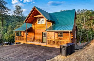 848 String Run Way, Pigeon Forge, TN 37863