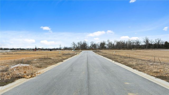 410 Jasper Avenue, Centerton, AR 72719