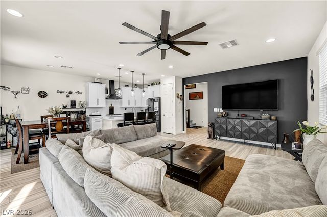 10197 Cluny Avenue, Las Vegas, NV 89178