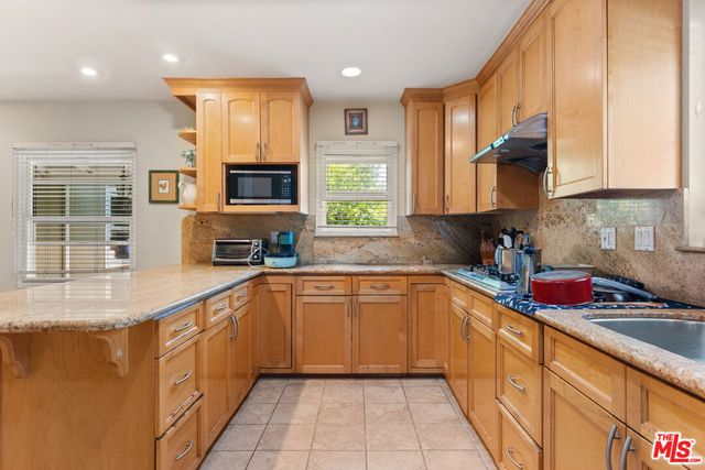6350 W 85th Place, Los Angeles, CA 90045