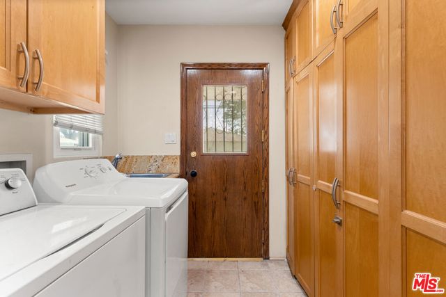 6350 W 85th Place, Los Angeles, CA 90045