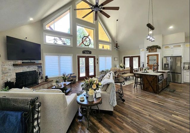 33765 S Coves Drive, Afton, OK 74331