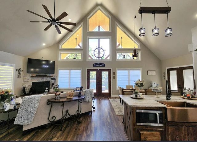 33765 S Coves Drive, Afton, OK 74331