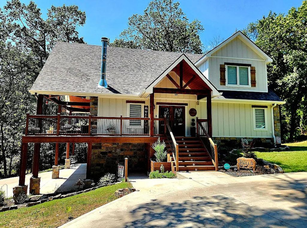 33765 S Coves Drive, Afton, OK 74331