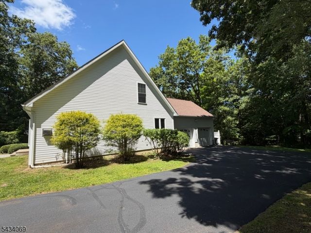 11 Minisink Dr, Montague Twp., NJ 07827