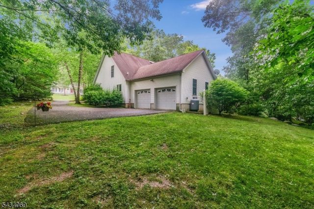 11 Minisink Dr, Montague Twp., NJ 07827