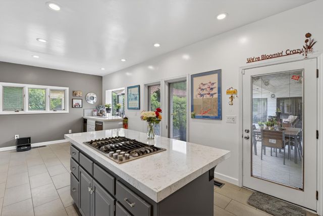 2612 Huntington Rd, Sacramento, CA 95864