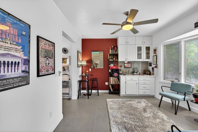 2612 Huntington Rd, Sacramento, CA 95864