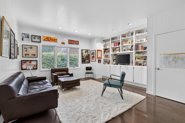 2612 Huntington Rd, Sacramento, CA 95864