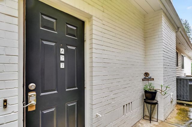 2612 Huntington Rd, Sacramento, CA 95864