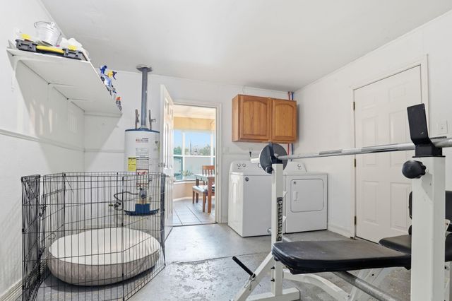 2414 Loch Lomond Street, Highlands, TX 77562