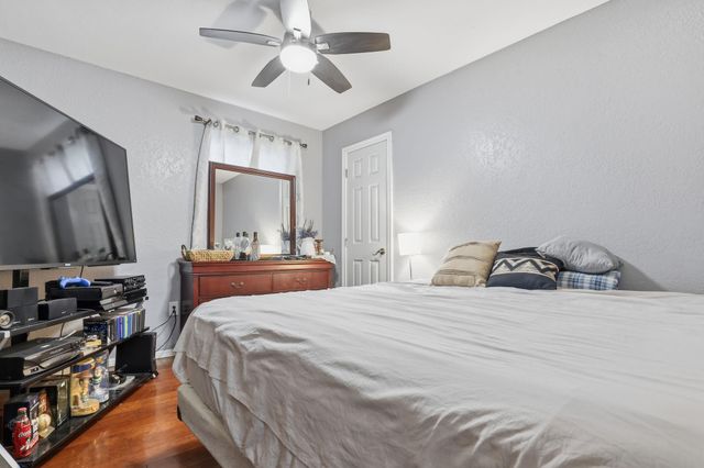 2414 Loch Lomond Street, Highlands, TX 77562