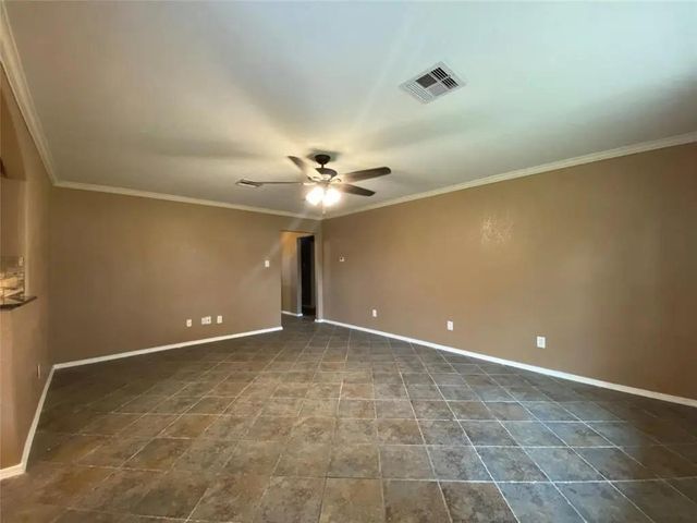 2414 Loch Lomond Street, Highlands, TX 77562