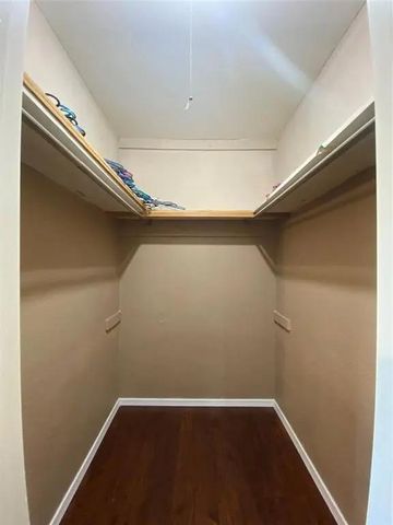 2414 Loch Lomond Street, Highlands, TX 77562