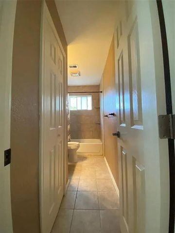 2414 Loch Lomond Street, Highlands, TX 77562