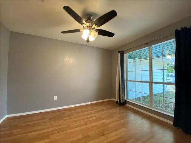 2414 Loch Lomond Street, Highlands, TX 77562