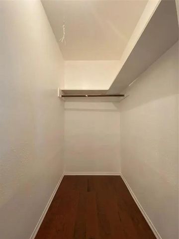 2414 Loch Lomond Street, Highlands, TX 77562