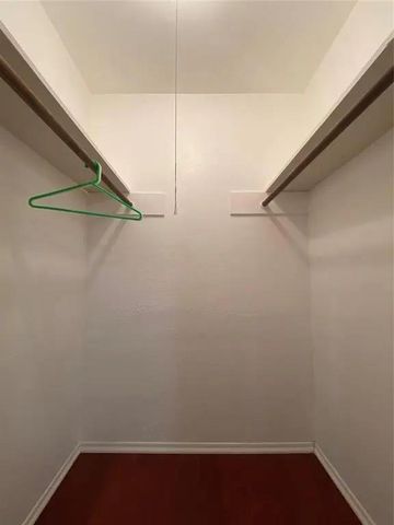 2414 Loch Lomond Street, Highlands, TX 77562