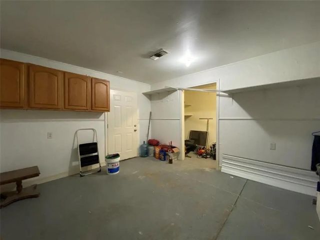 2414 Loch Lomond Street, Highlands, TX 77562