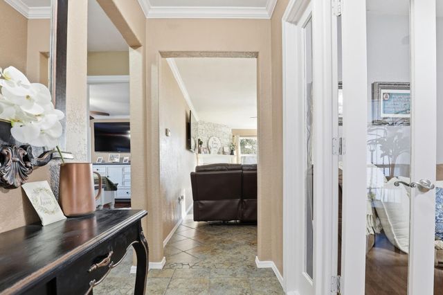 2414 Loch Lomond Street, Highlands, TX 77562