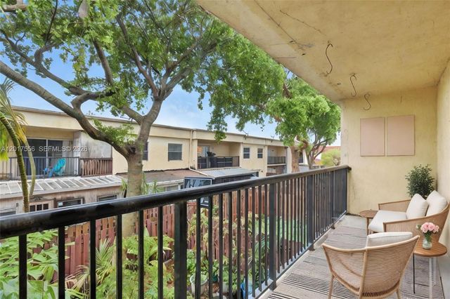 4165 SW 66th Ter 109, Davie, FL 33314