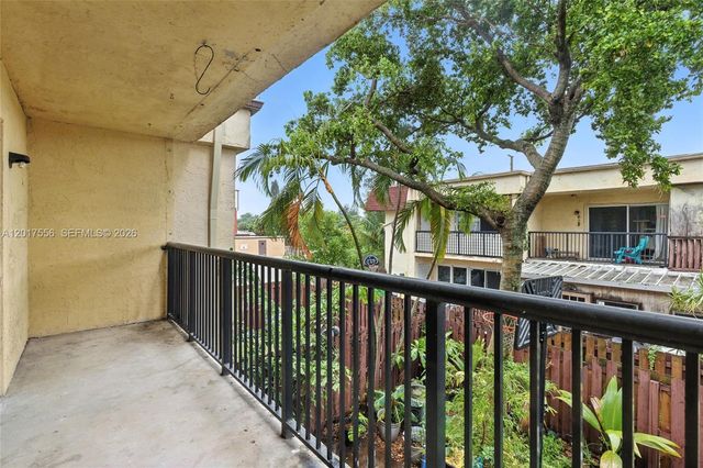 4165 SW 66th Ter 109, Davie, FL 33314