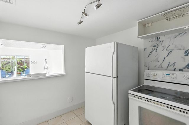 4165 SW 66th Ter 109, Davie, FL 33314