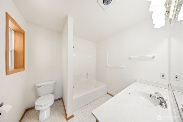 16026 Lawrence Place SE, Yelm, WA 98597