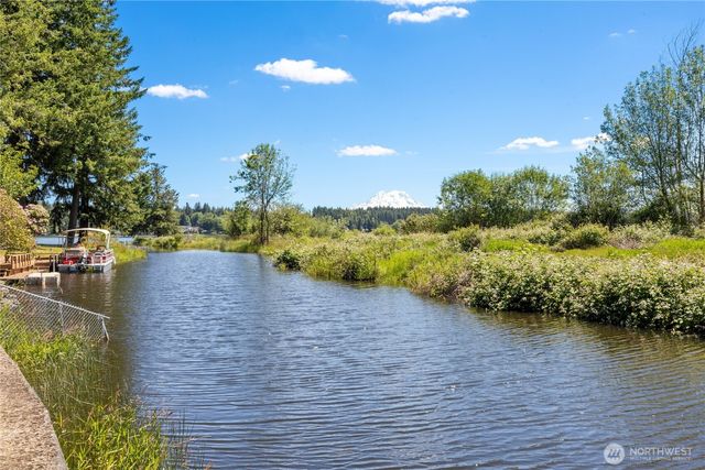 16026 Lawrence Place SE, Yelm, WA 98597