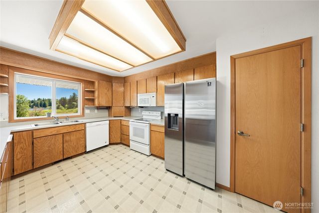 16026 Lawrence Place SE, Yelm, WA 98597
