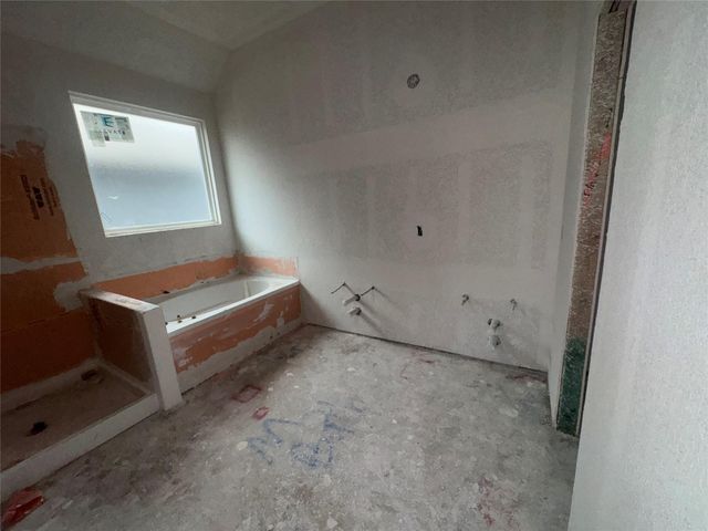 315 Willow Heights DR, Hutto, TX 78634