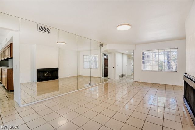 1125 Vegas Valley Drive, Las Vegas, NV 89109